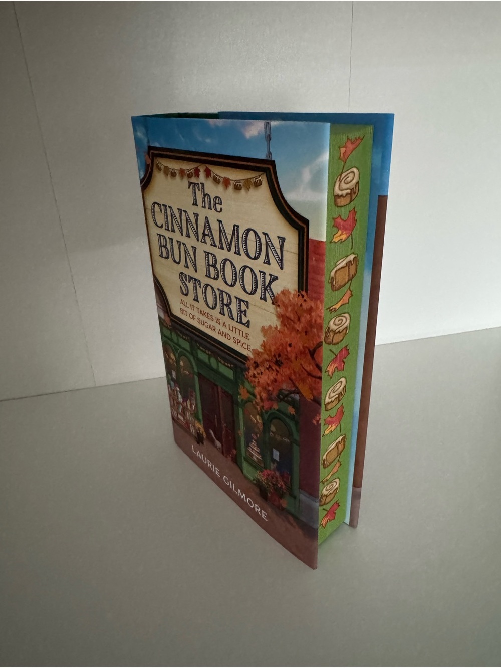 TikTok Exclusive - The Cinnamon Bun Book Store Hardback (Sprayed Edges)